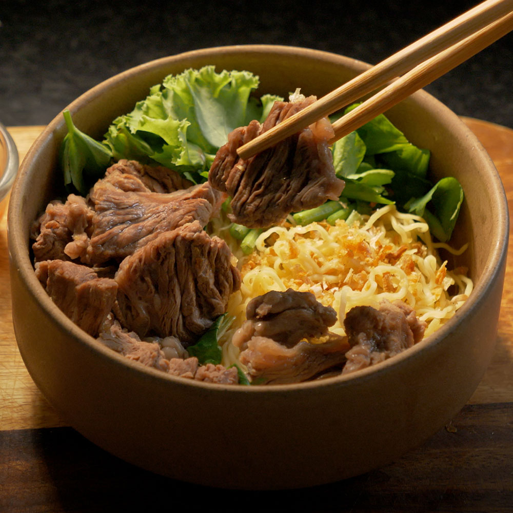 Mom's Braised Beef with Dried Egg Noodles